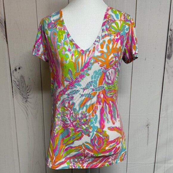 Lilly Pulitzer Michele V-Neck Top – Scuba to Cuba Print, Size Small, EUC - Picture 1 of 9